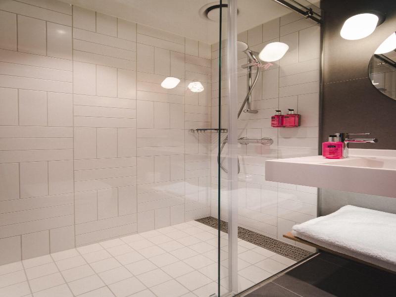 Moxy Bergen image