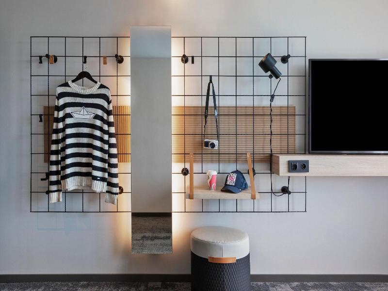 Moxy Bergen image