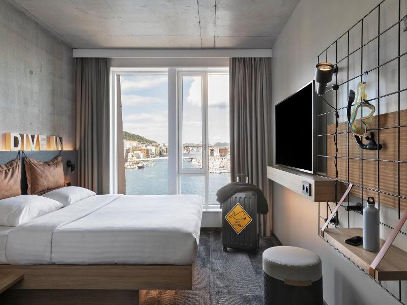 Moxy Bergen image