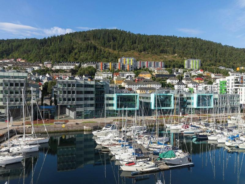 Moxy Bergen image