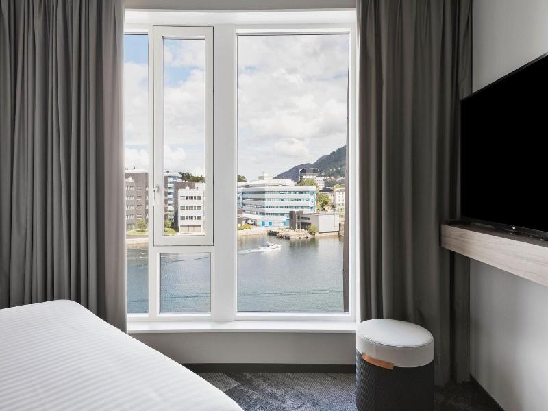 Moxy Bergen image