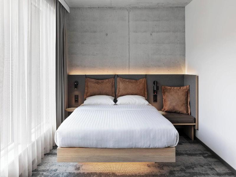 Moxy Bergen image