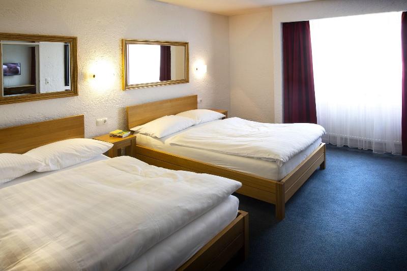 Elan Hotel image