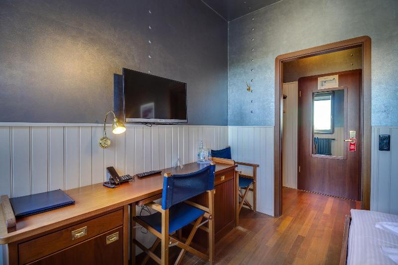 Hotel Dömitzer Hafen image