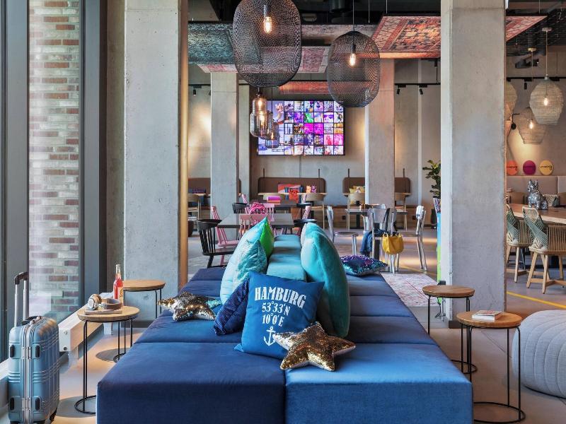 Moxy Hamburg City image