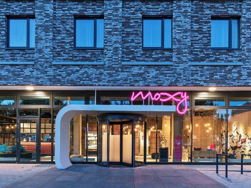 Moxy Hamburg City image