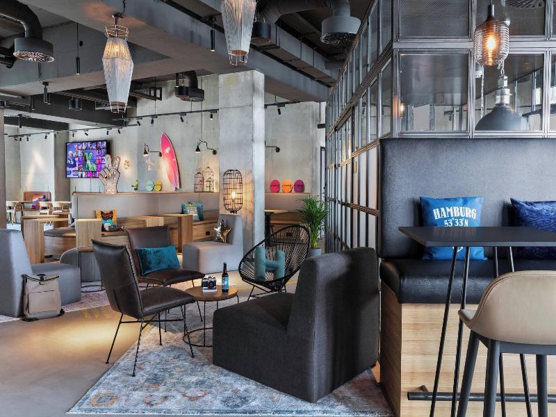 Moxy Hamburg City image