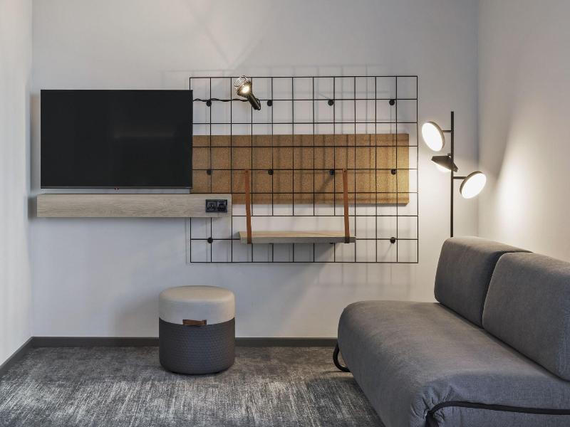 Moxy Hamburg City image