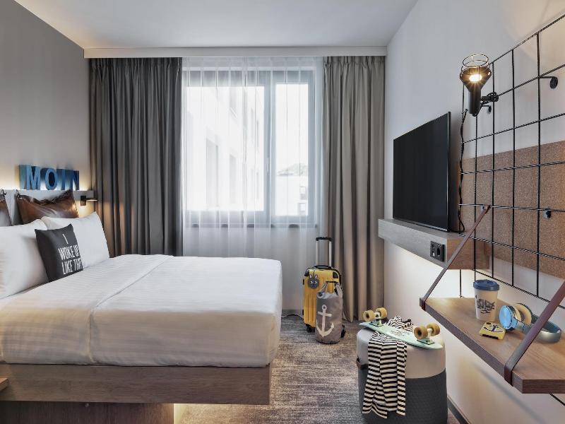 Moxy Hamburg City image