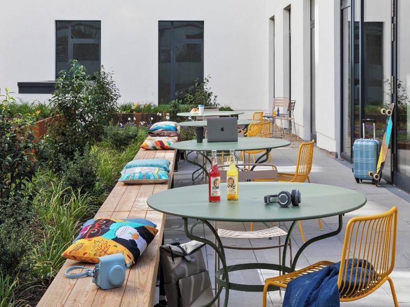 Moxy Hamburg City image