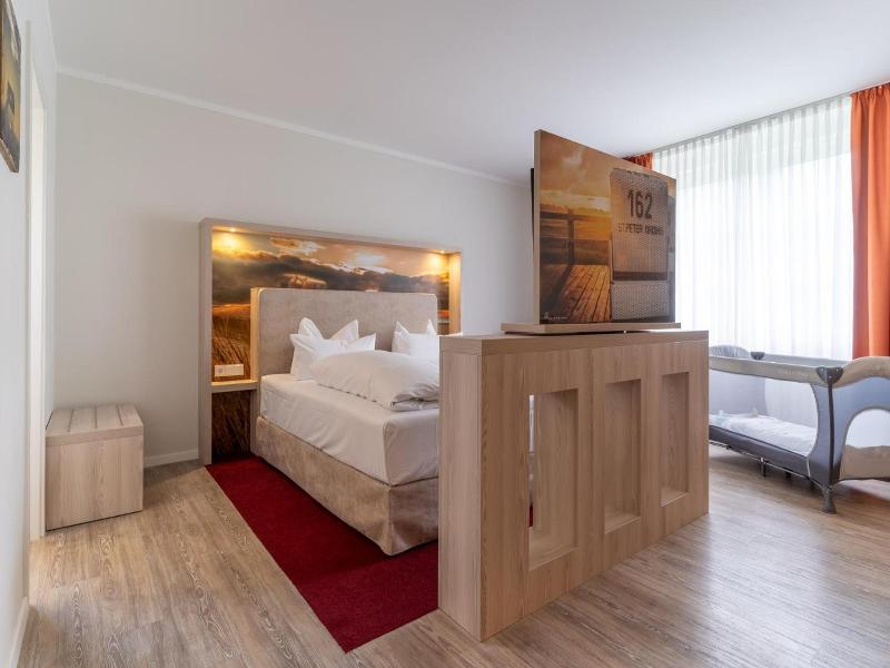 Hotel Kölfhamm image