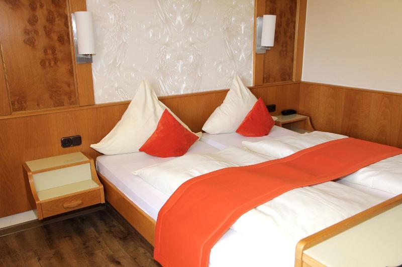 Hotel Gassbachtal & Nibelungen Café image