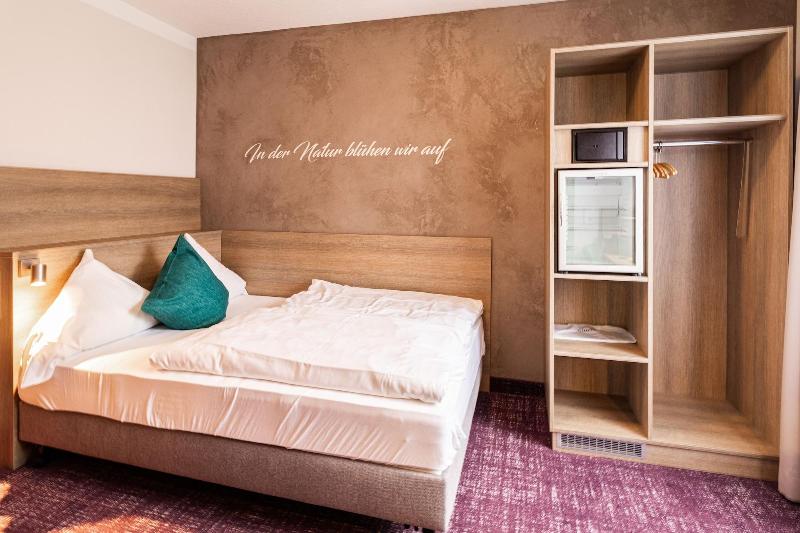 Hotel Gassbachtal & Nibelungen Café image