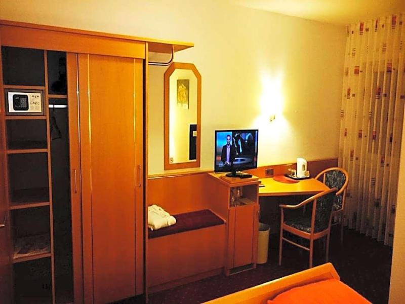 Hotel Goldbächel image