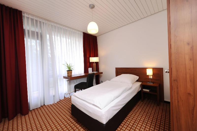 Bildungshaus St. Bernhard-Wohnen & Tagen Rastatt image
