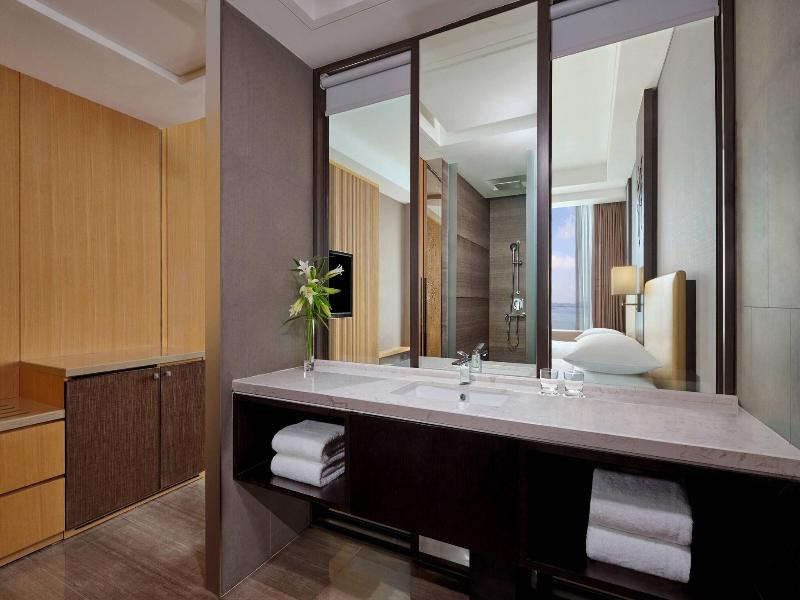 Batam Marriott Hotel Harbour Bay image
