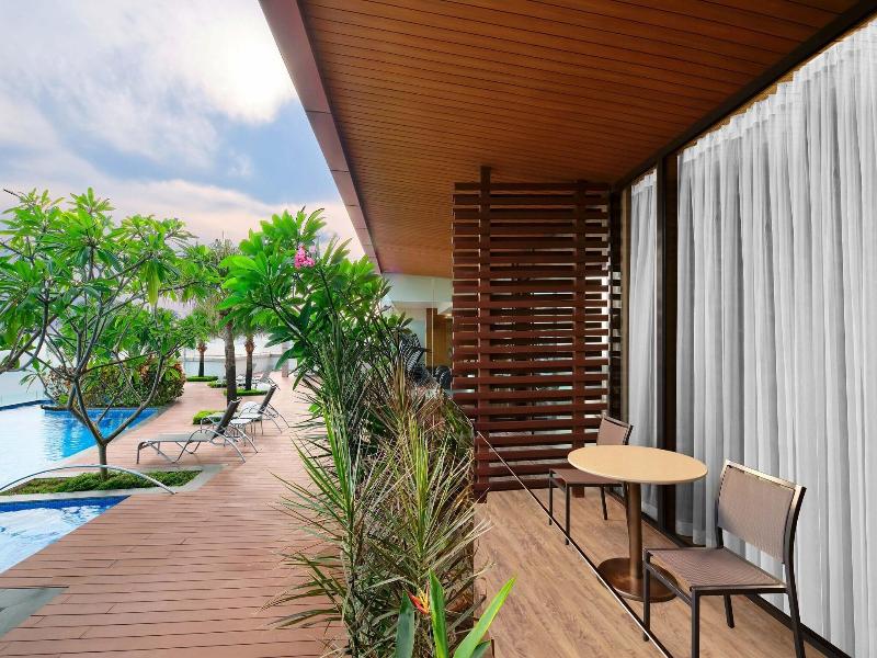 Batam Marriott Hotel Harbour Bay image