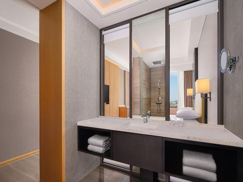 Batam Marriott Hotel Harbour Bay image