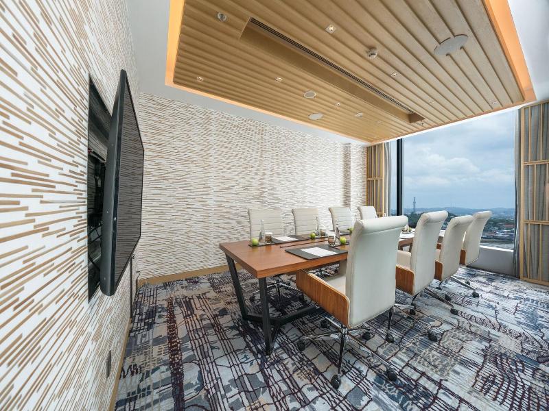 Batam Marriott Hotel Harbour Bay image