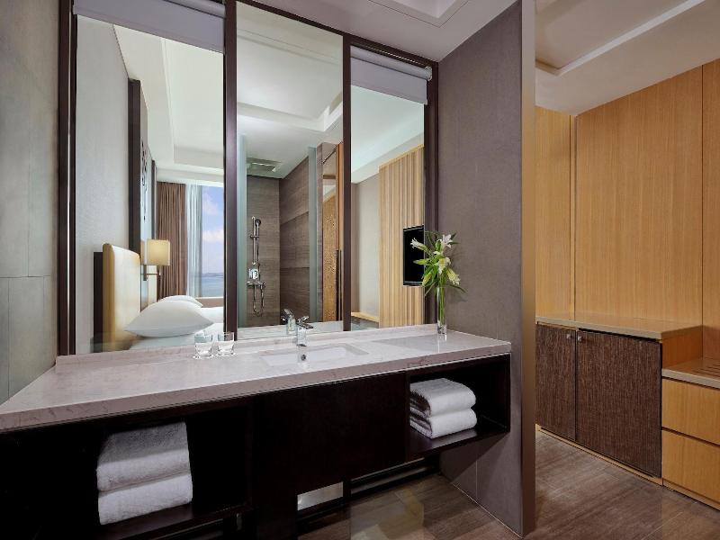 Batam Marriott Hotel Harbour Bay image