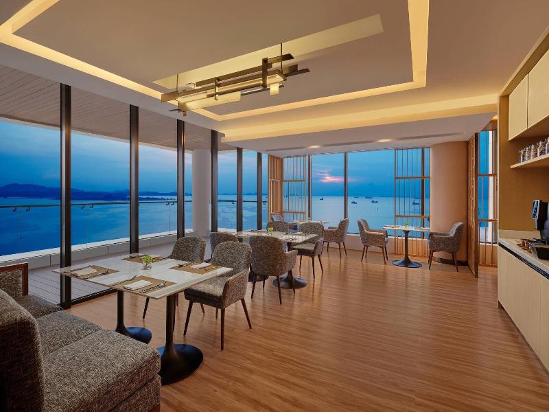 Batam Marriott Hotel Harbour Bay image