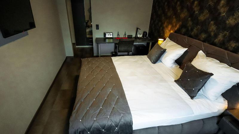 Dua Hotel image