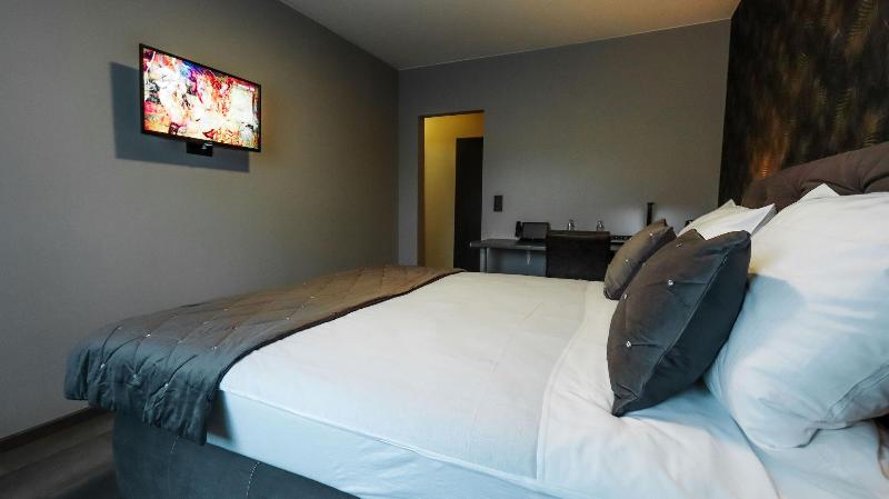 Dua Hotel image