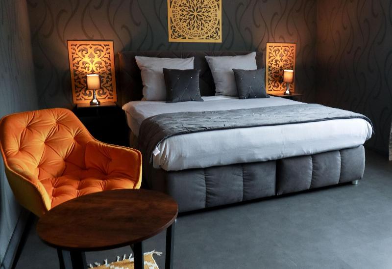 Dua Hotel image