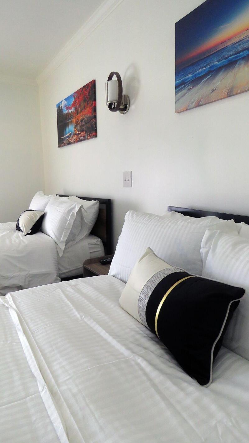 Gatehouse Motel image