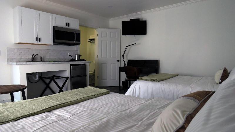Gatehouse Motel image