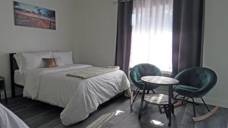 Gatehouse Motel image