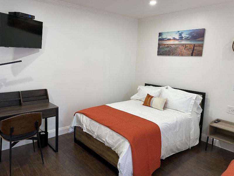 Gatehouse Motel image