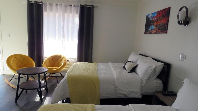 Gatehouse Motel image