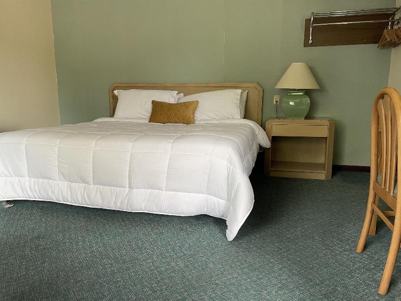 Gatehouse Motel image