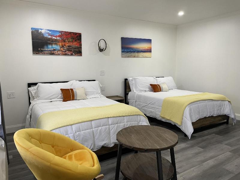 Gatehouse Motel image