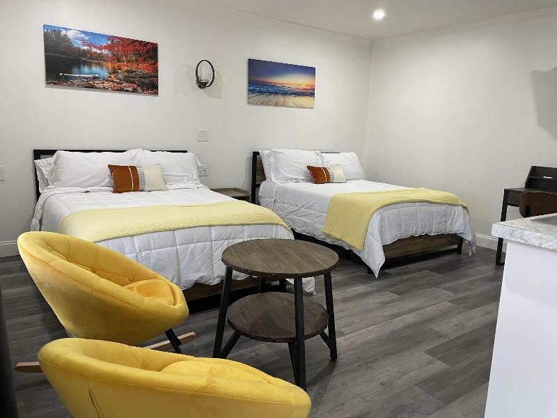 Gatehouse Motel image