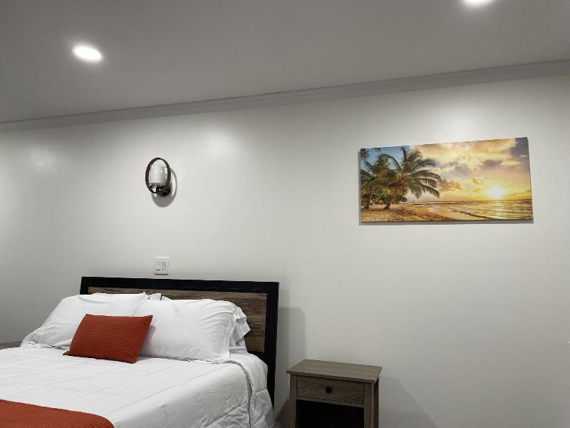 Gatehouse Motel image
