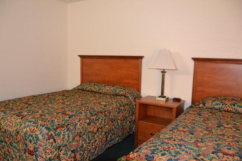 Carrington Inn & Suites image 7