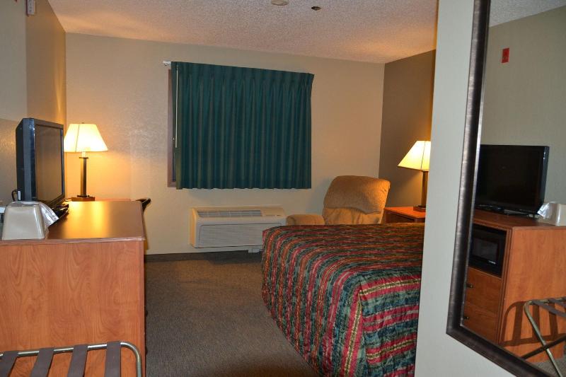 Carrington Inn & Suites image 5