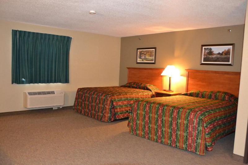 Carrington Inn & Suites image 9