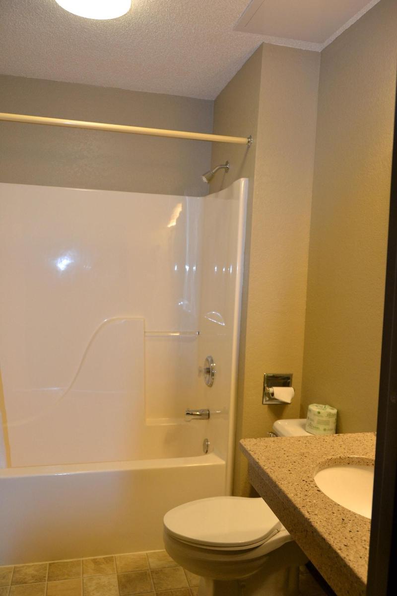 Carrington Inn & Suites image 10