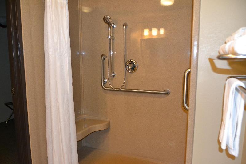 Carrington Inn & Suites image 4