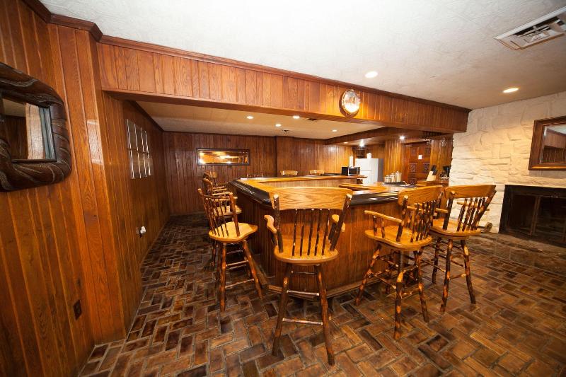 Log Cabin Lodge & Suites image