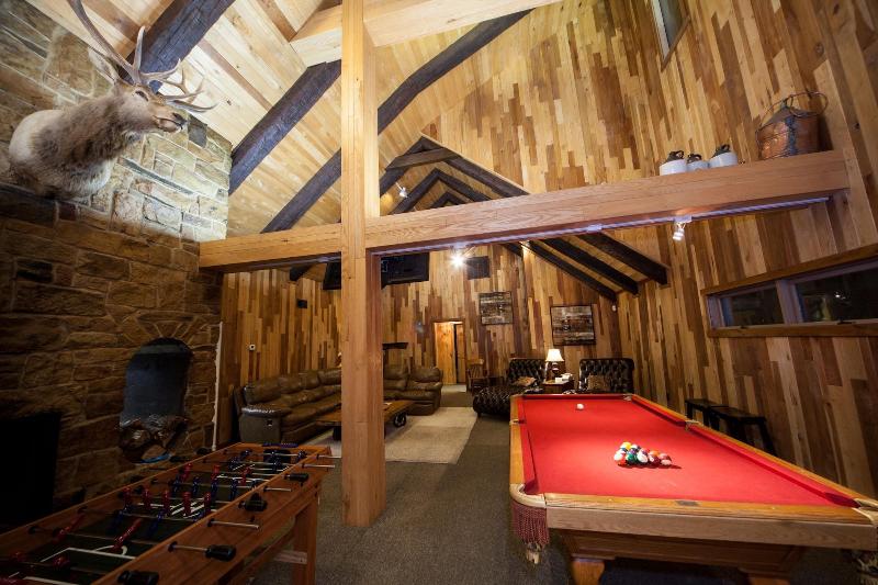 Log Cabin Lodge & Suites image