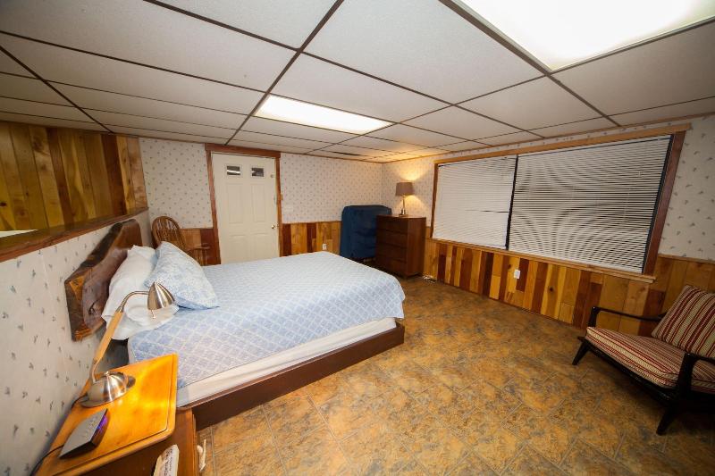 Log Cabin Lodge & Suites image