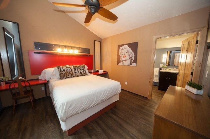 Log Cabin Lodge & Suites image