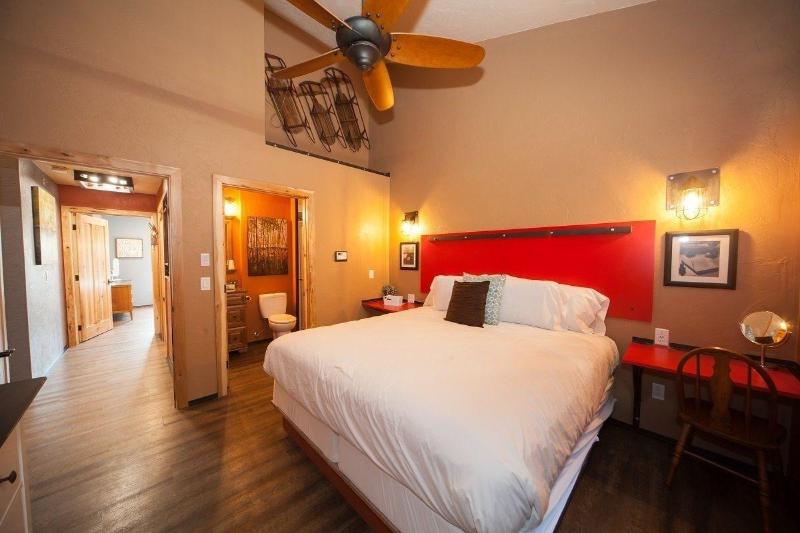 Log Cabin Lodge & Suites image