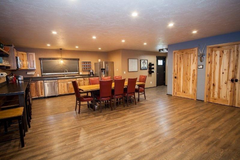 Log Cabin Lodge & Suites image