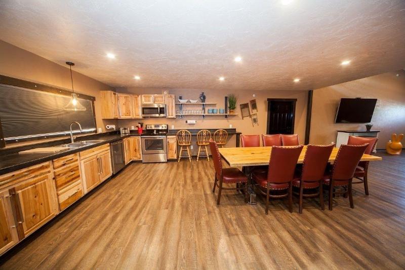 Log Cabin Lodge & Suites image