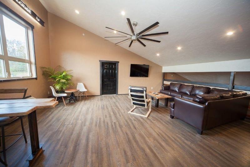 Log Cabin Lodge & Suites image